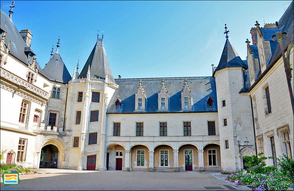قلعه‌ی چومون - میراث فرانسه